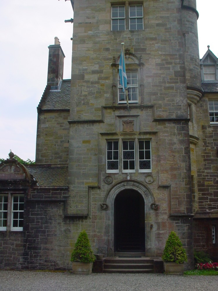A mile long walk to Torosay Castle