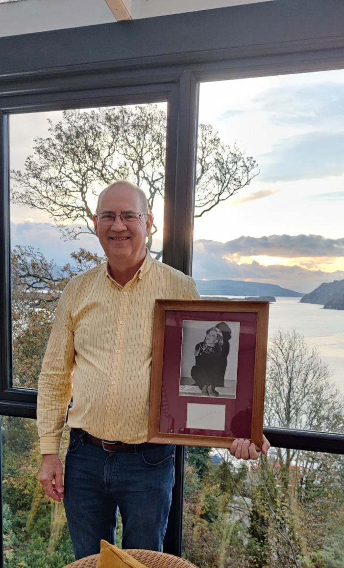 Dave Smith and team received a framed autographed photo of Wendy Hiller for winning the IKWIG/PnP Quiz You've heard of the Oscars & Baftas, well, it has been suggested the "Wendys" shall be the prize for the next IKWIG quiz in 2025.