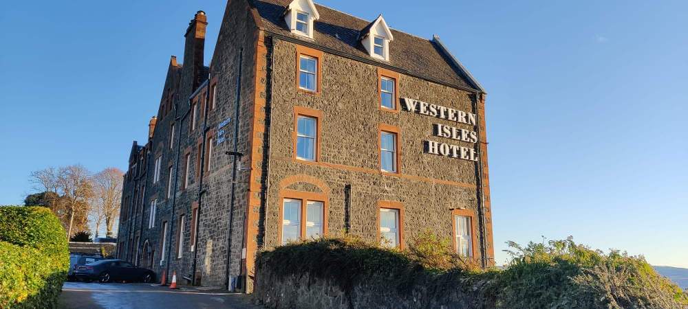 A mile long walk to Torosay Castle